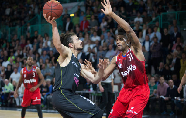 无可撼动的 无可撼动的