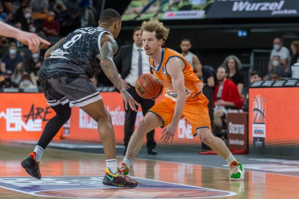 一位具有影 一位具有影