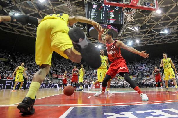 金靴除了比 金靴除了比